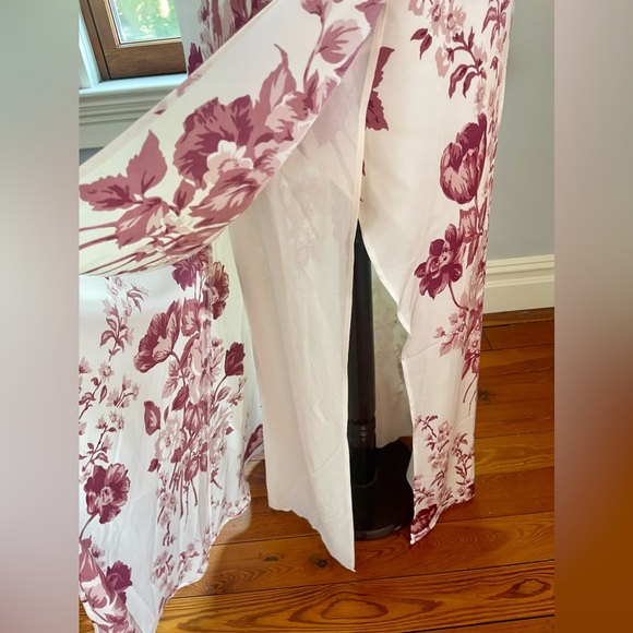 Reformation size 6 satin dress (white with burgundy flowers). - Picture 5 of 12